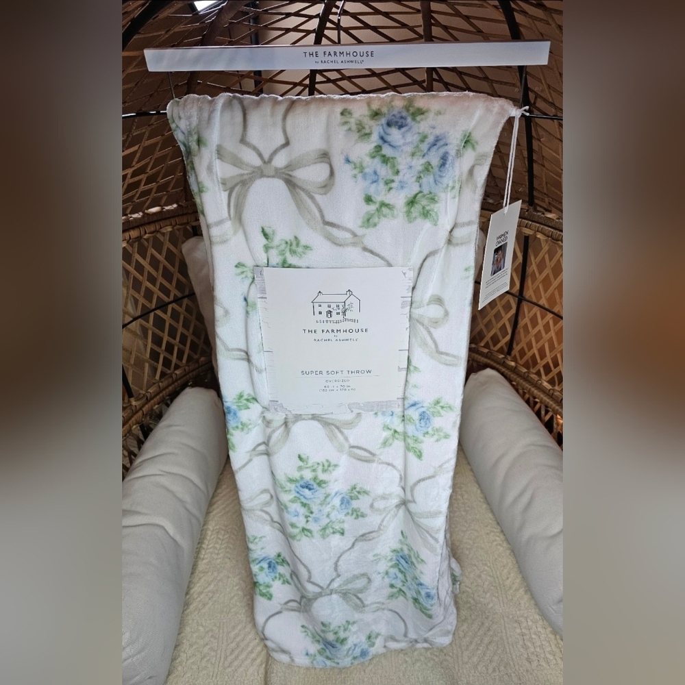 NWT THE FARMHOUSE BY RACHEL ASHWELL SHABBY CHIC FLORAL THROW BLANKET CONQUETTE